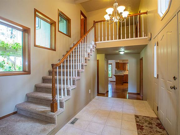 3rd image of 4126 S Suncrest Ln