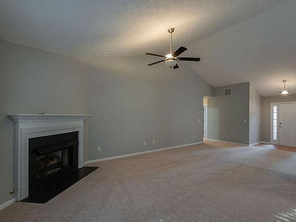 5th image of 1315 Fountain Cove Ln