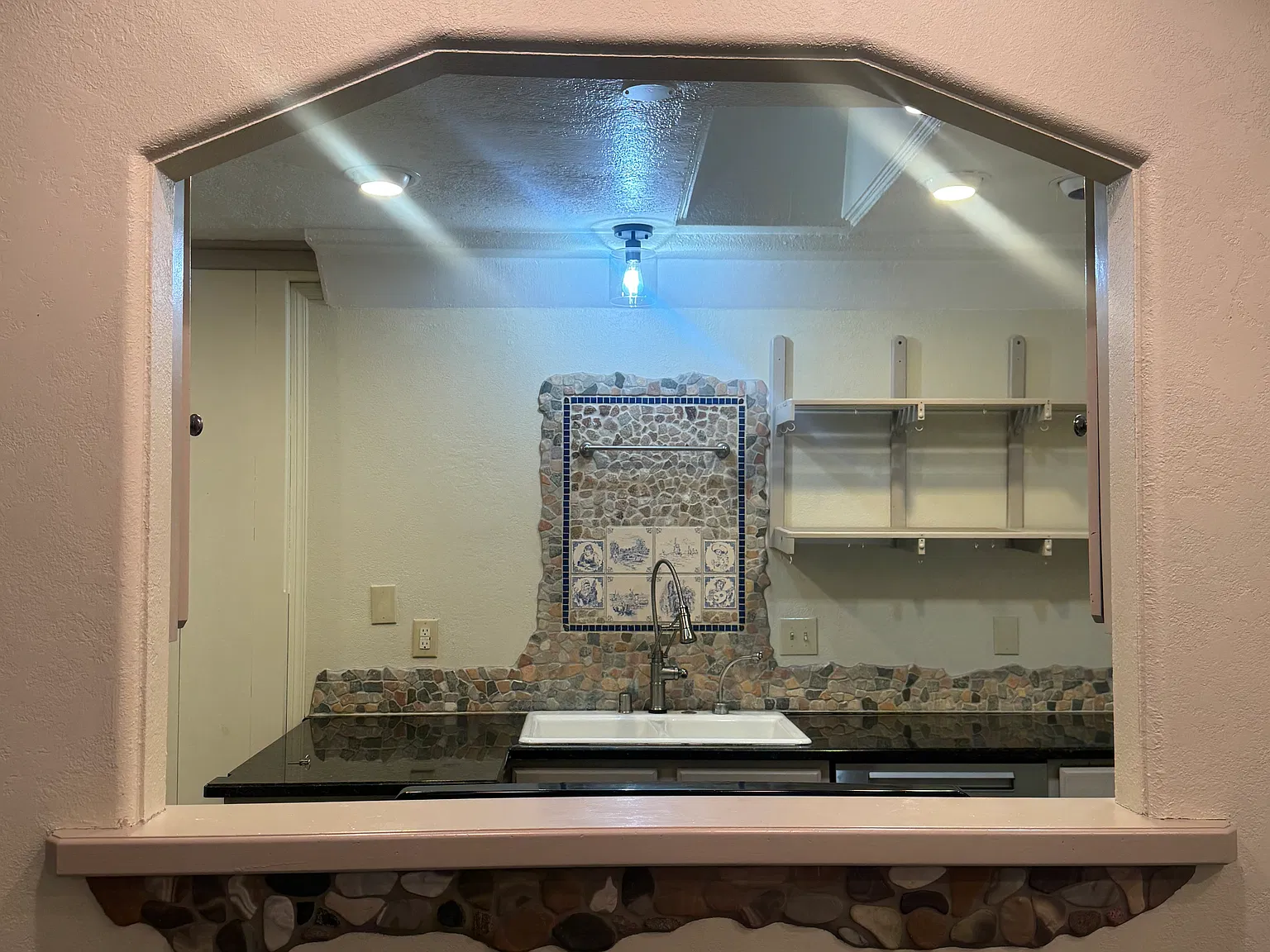 2 bed, 1.5 bath, 1200 sqft, $1,900 — Photo 2