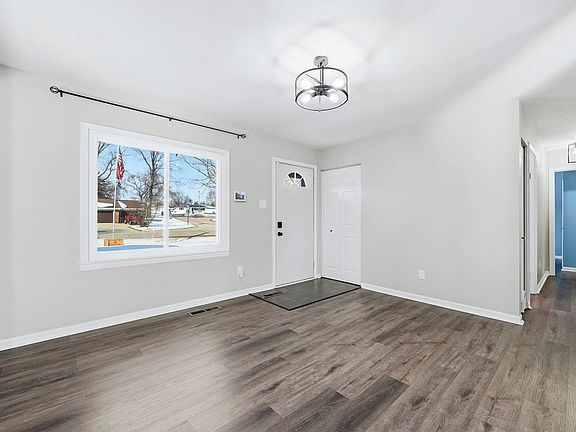 3rd image of 104 Rolling Hills Ave