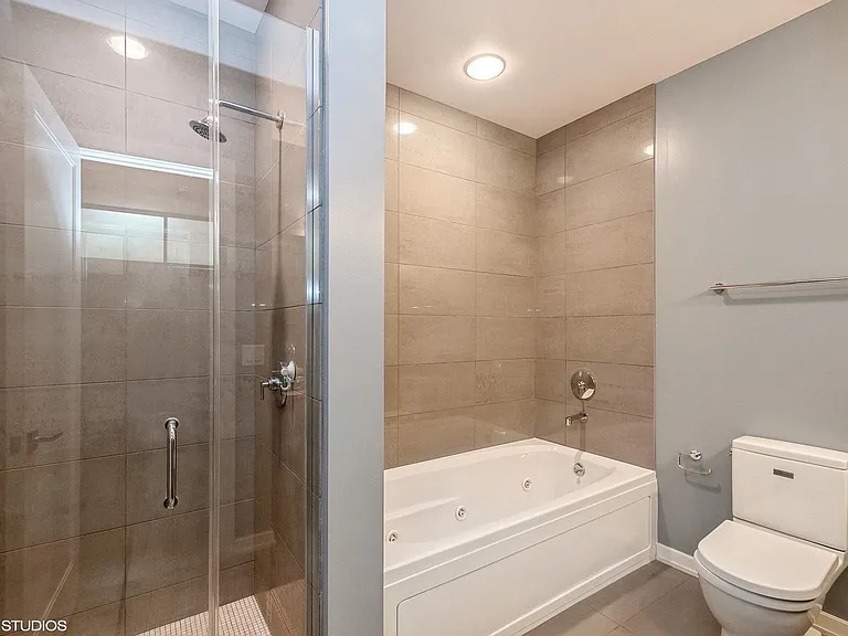 6 N Michigan Ave #1509 — Photo 13