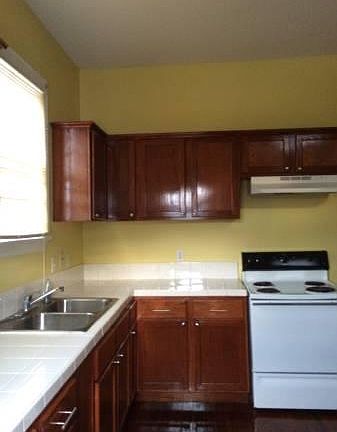 2nd image of 139 N Murat St