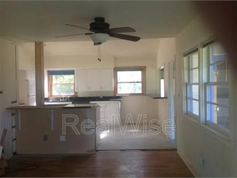 6750 Highway 66 — Photo 20