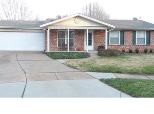 2356 Periwinkle Ct, Florissant, MO