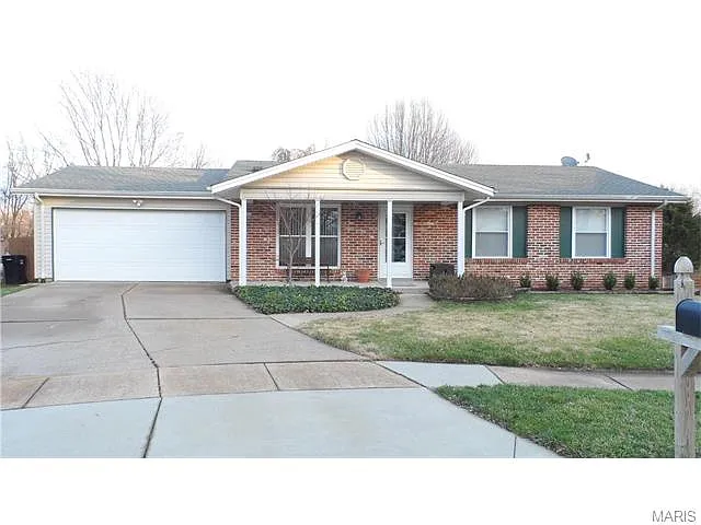 2356 Periwinkle Ct photo 1
