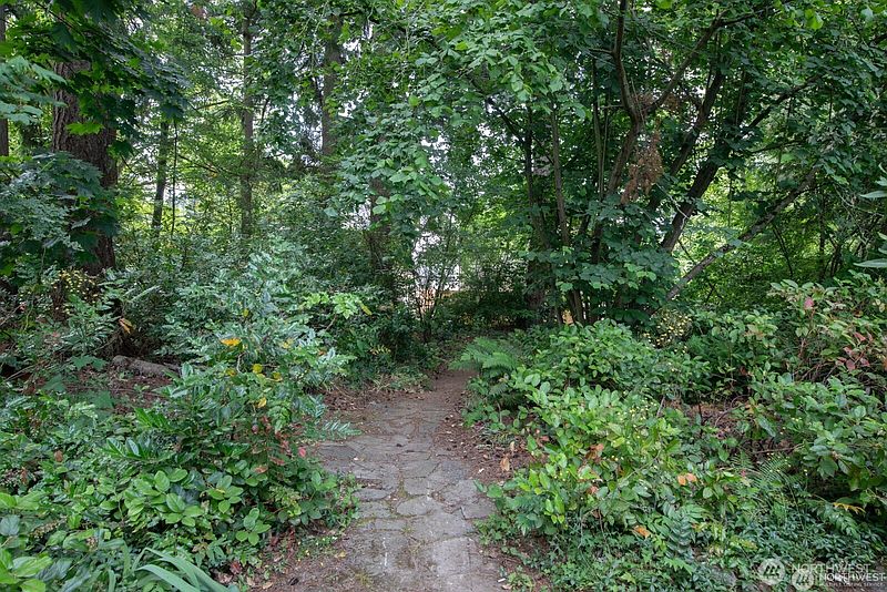 5th image of 1111 1st Avenue NE
