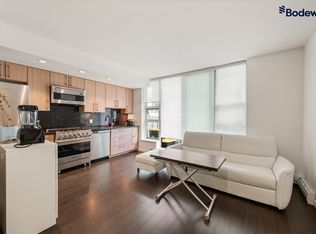 1708 Columbia St, Vancouver, BC V5Y 0H7