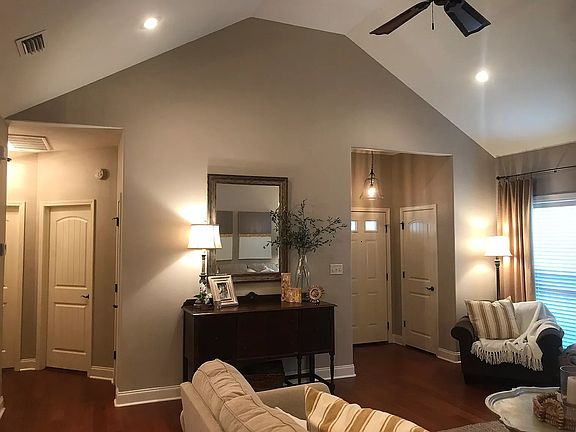 4th image of 801 Wesley Ave