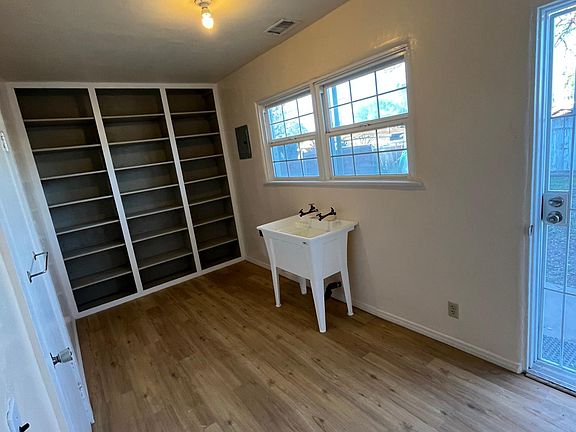 utility room/laundry