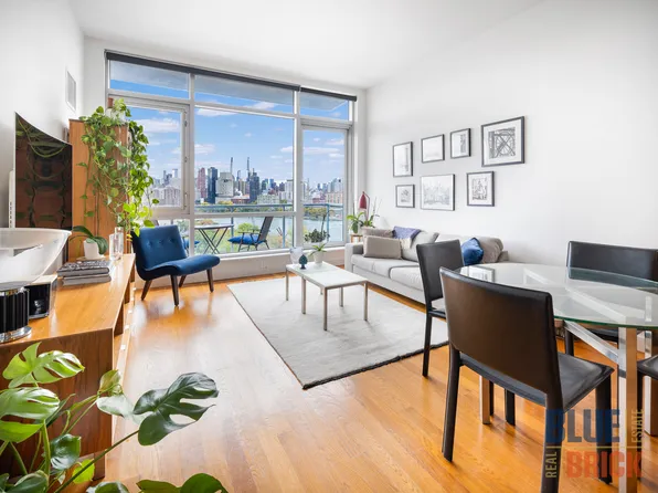 11-24 31st Avenue image 2 of 19