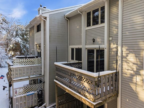 4th image of 925 Crane Ave S #G3