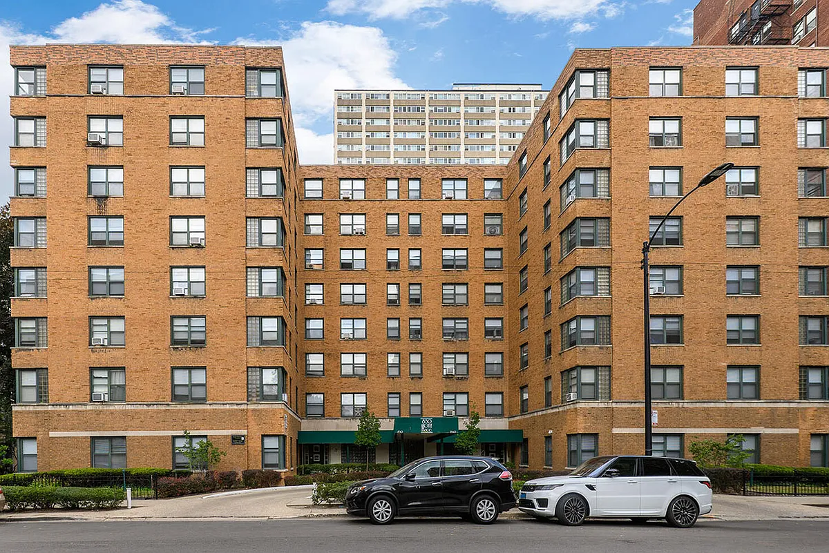 Building Photo - 850 Argyle Place