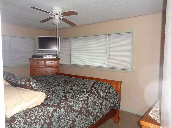 5th image of 398 Blairmore Blvd E