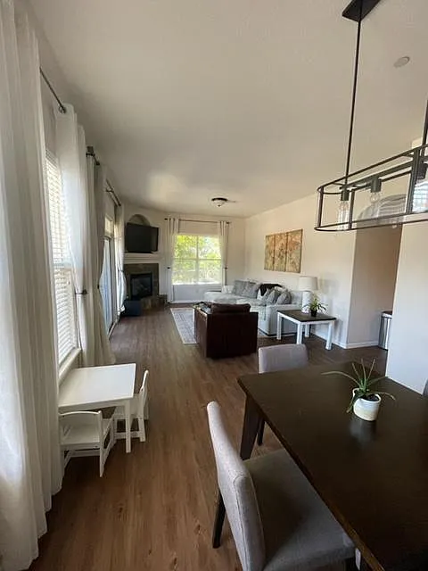 2 bed, 1257 sqft, $2,700 — Photo 3
