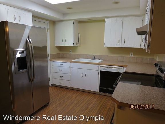 5th image of 1604 Susan Ct SE #2