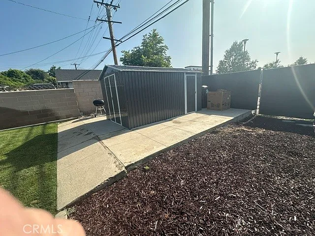 1054 N Euclid Ave — Photo 29