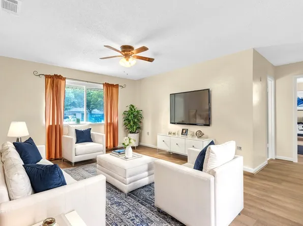 1201 Glenn Dr, Euless, TX 76039