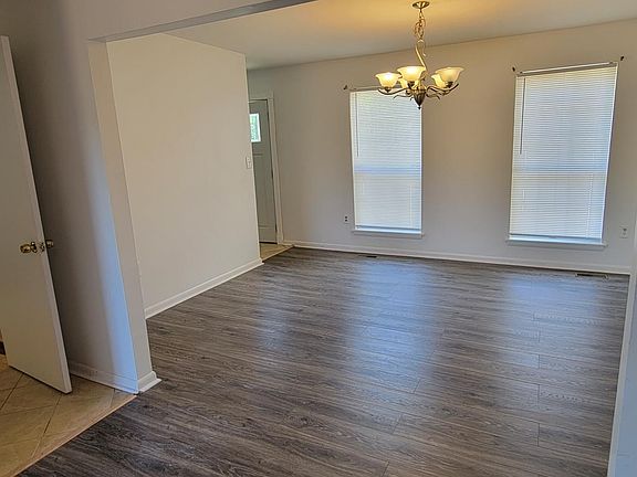4th image of 5565 Riverton Ct