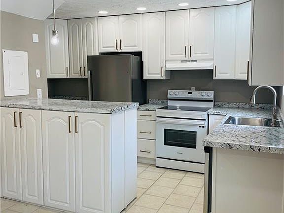 4th image of 3157 Olive Tree Ct