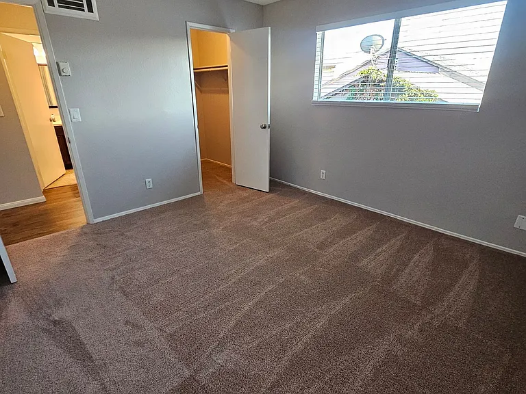 Del Mar Apartment Homes — Photo 22