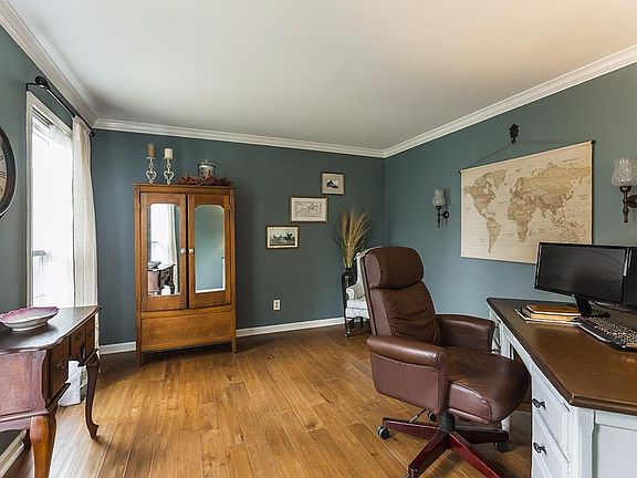 3rd image of 4820 Coral Creek Cir
