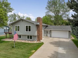 3204 Flint Dr, Rapid City, SD 57702
