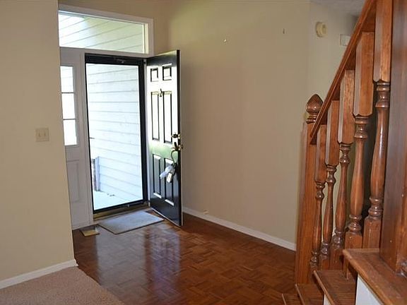 2nd image of 7527 Cherryhill Dr