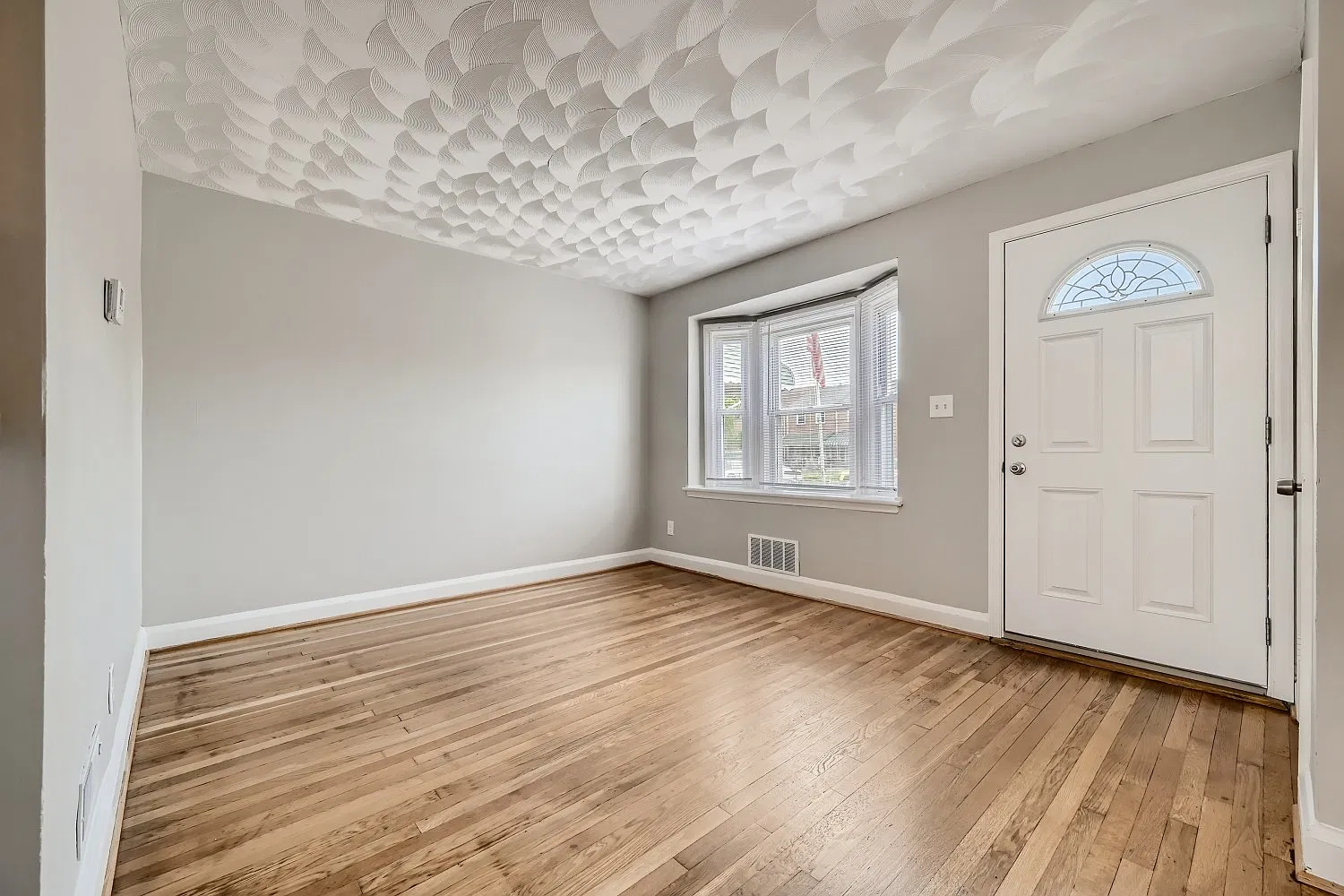 916 Middlesex Road - 1 — Photo 1