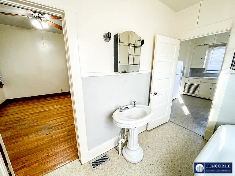 1129 Plum St — Photo 10