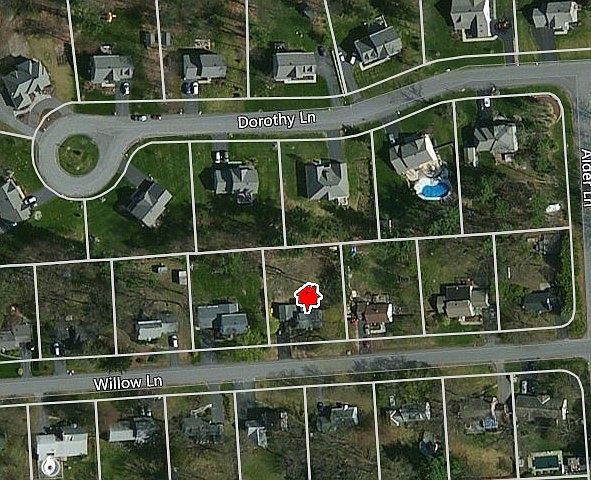 2nd image of 141 Willow Ln