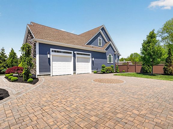 3rd image of 70 Sycamore Ln