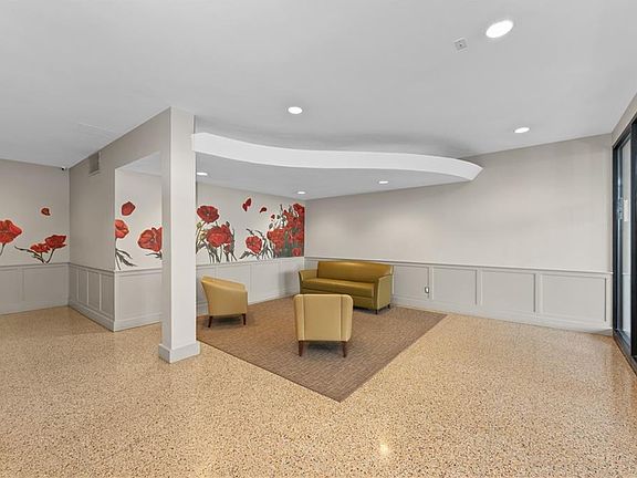4th image of 36 Hamilton Ave APT 4A
