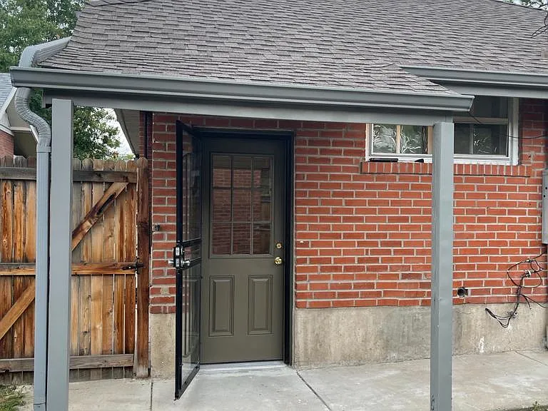 468 S Clarkson St — Photo 29