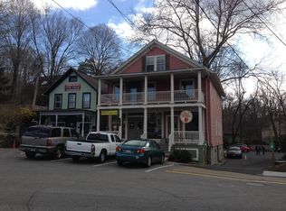 12 Main St, Chester, CT 06412