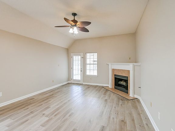 3rd image of 8262 Regal Bend Dr