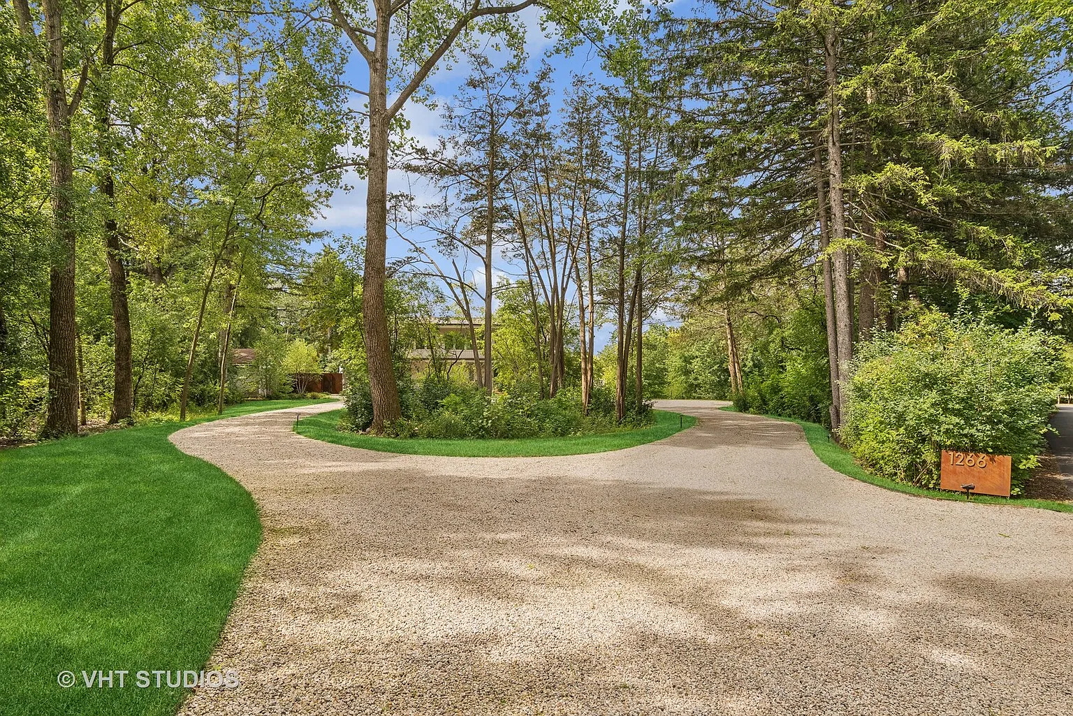 1266 Winwood Dr photo 1