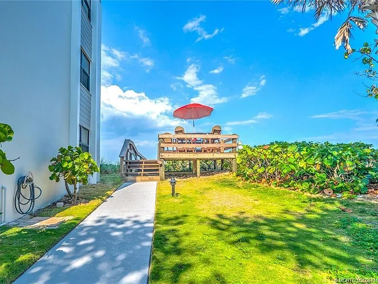 1289 NE Ocean Blvd #6 — Photo 45