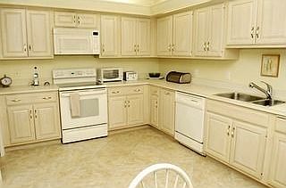 3rd image of 200 Wyndemere Way APT 303