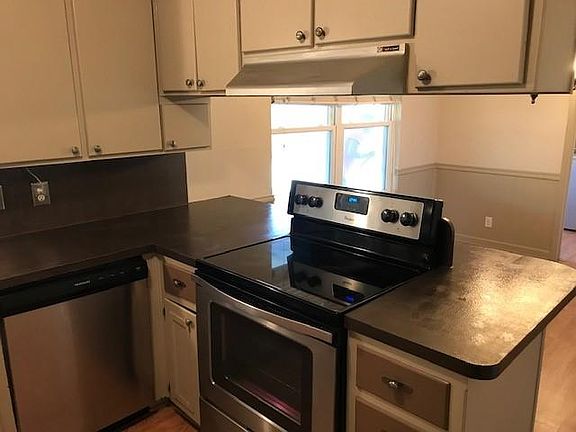 4th image of 3208 Kelvin Dr