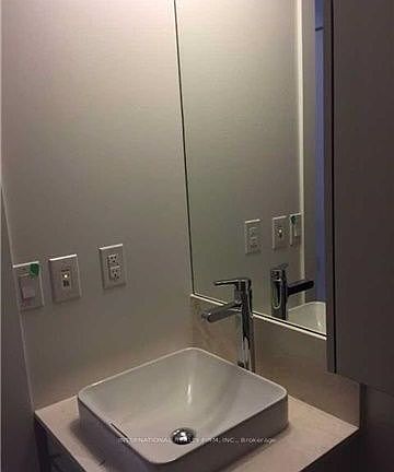 3rd image of 3018 Yonge St #1004