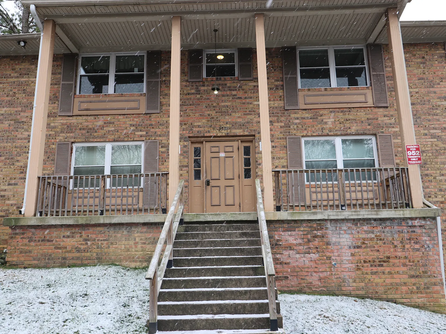 2 bed, 800 sqft, $900 — Photo 1