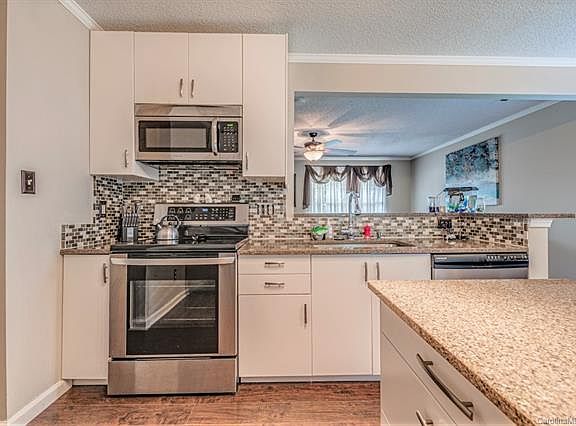 5th image of 13810 Pilcher Dr