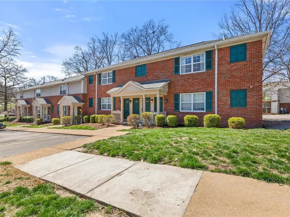 1615 High School Dr, Saint Louis, MO 63144