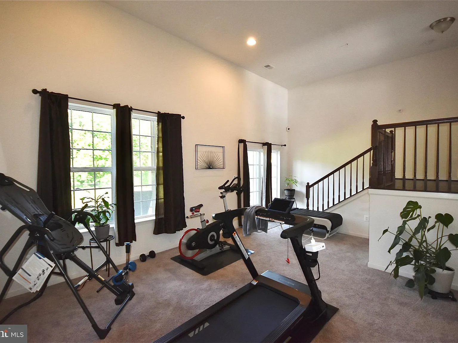 3 bed, 4.0 bath, 2952 sqft, $3,300 — Photo 4