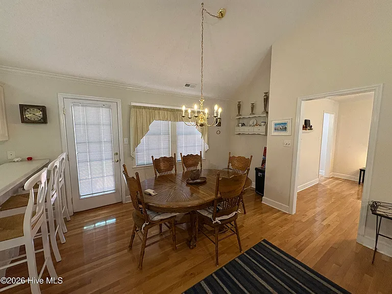 901 Firefly Ct — Photo 15