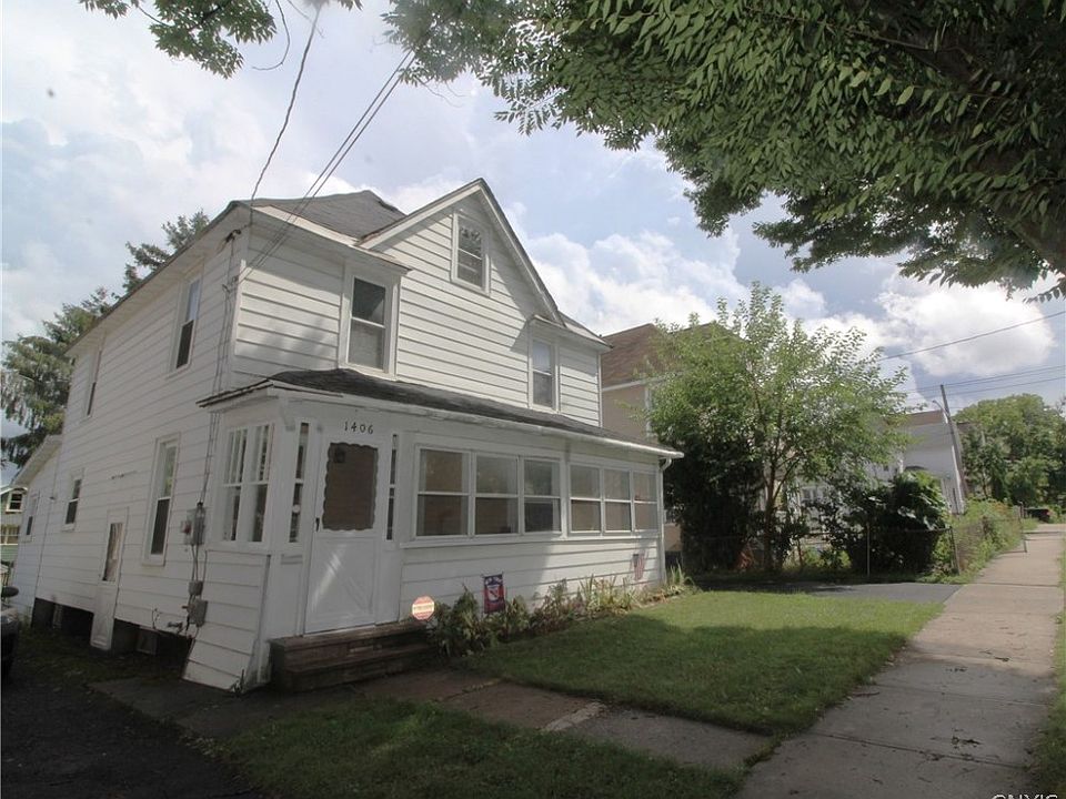1st image of 1406 Oak St