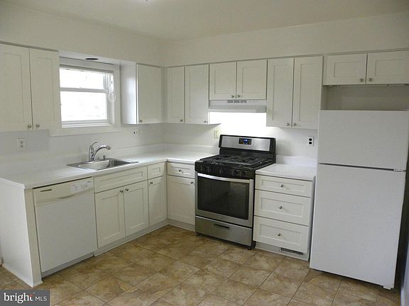 5th image of 123 S West St