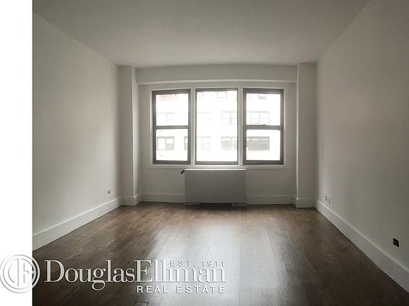 3rd image of 220 E 63rd St APT 9G