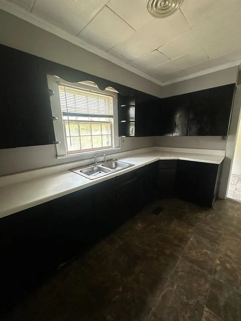4370 Mikado Ave — Photo 4