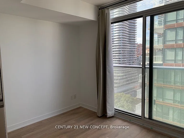 501 Yonge St #1603 — Photo 10